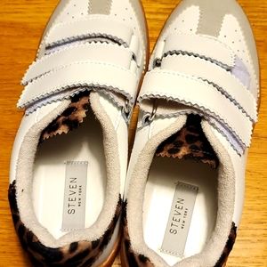 steve madden gerrie triple strap sneaker